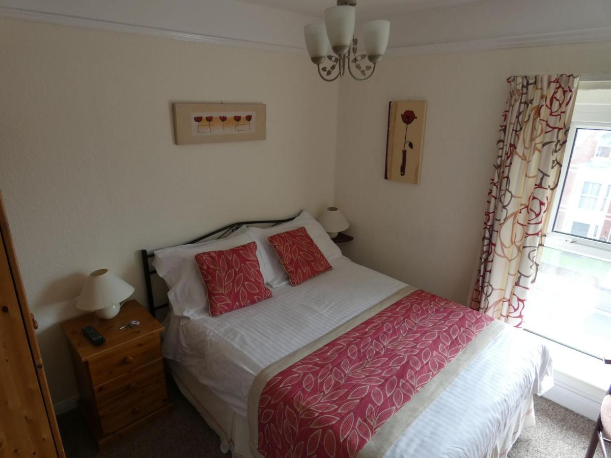 Hurst Dene Aparthotel Swansea Esterno foto