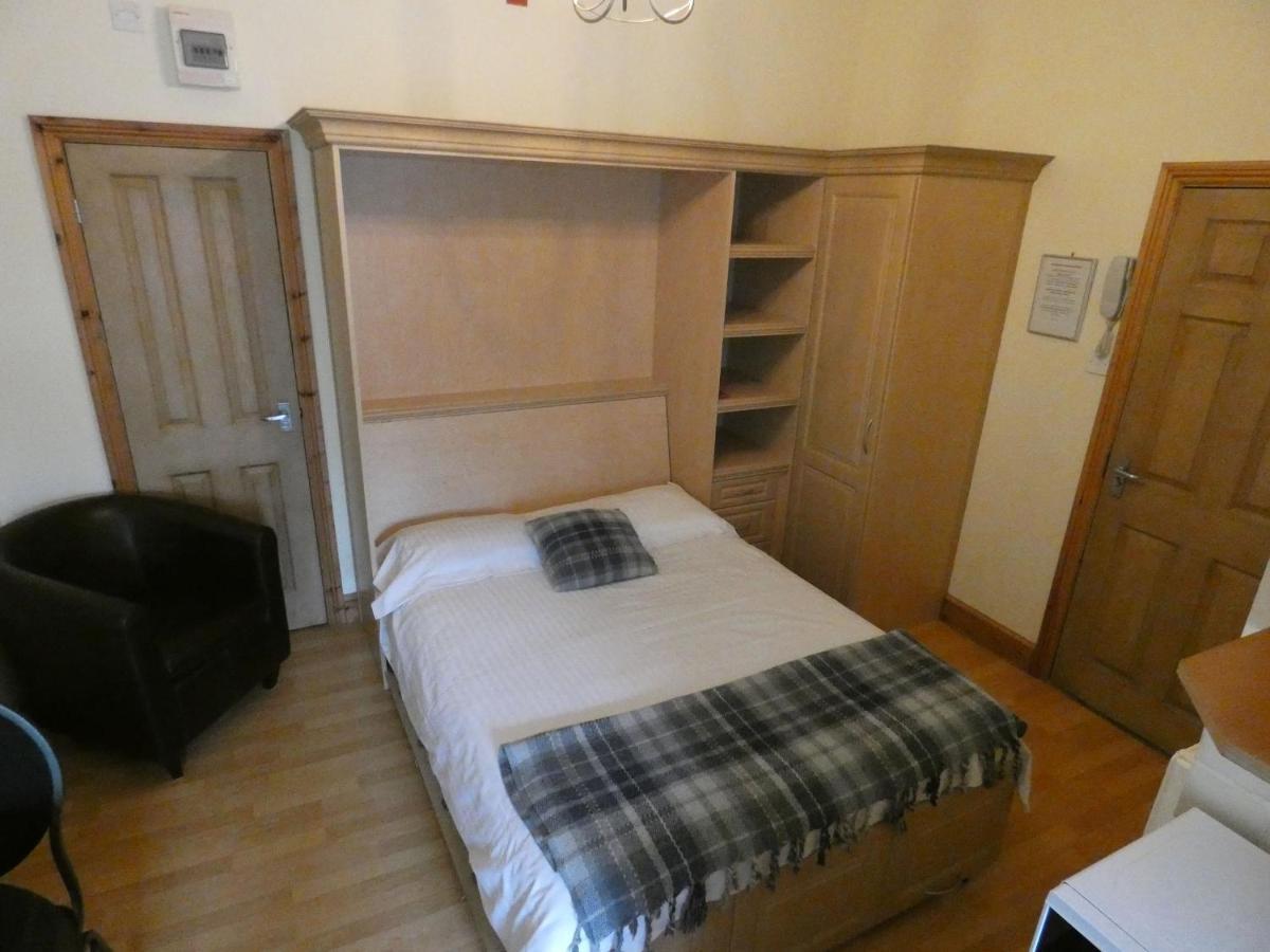 Hurst Dene Aparthotel Swansea Esterno foto