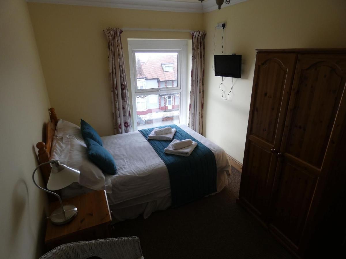 Hurst Dene Aparthotel Swansea Esterno foto