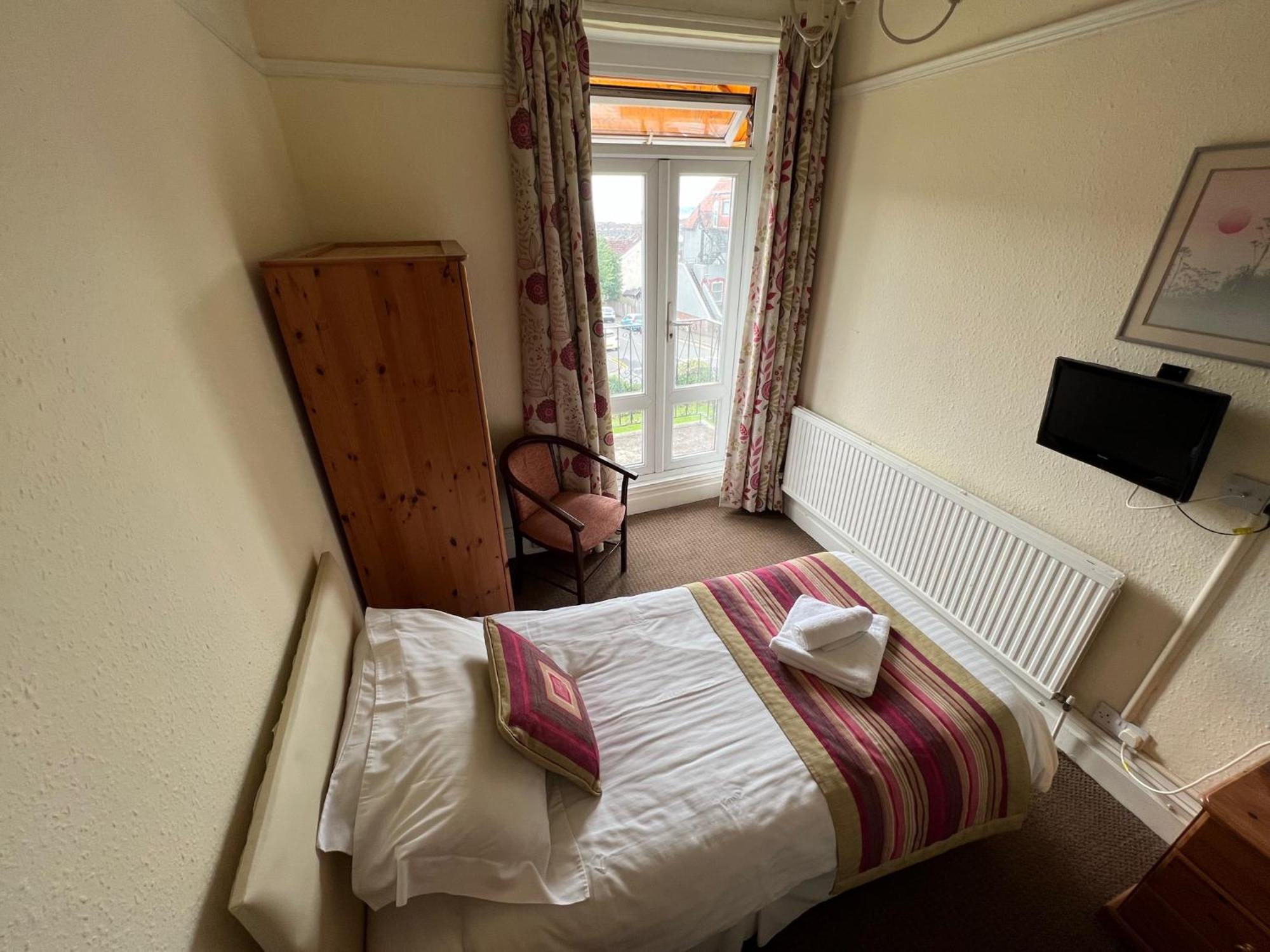 Hurst Dene Aparthotel Swansea Esterno foto